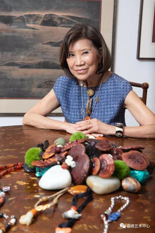 作為文化歷史學者,文化藝術(shù)策劃咨詢顧問與設(shè)計師,羅啟妍于大英博物館